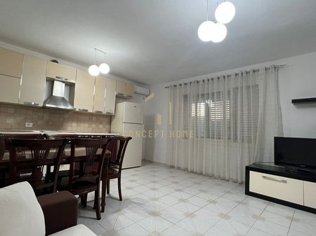 Appartamento 2+1 in Affitto a Kombinat, Tirana - 500€ | 150 m²