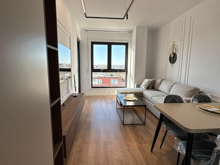 1+1 apartment for rent at Komuna e Parisit