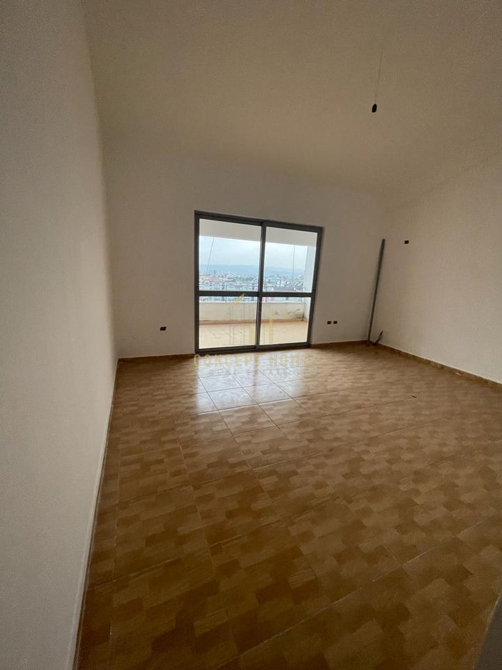 Vendesi appartamento 2+1 a Fresk/170.000 euro