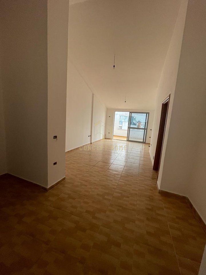 Vendesi appartamento 2+1 a Fresk/170.000 euro
