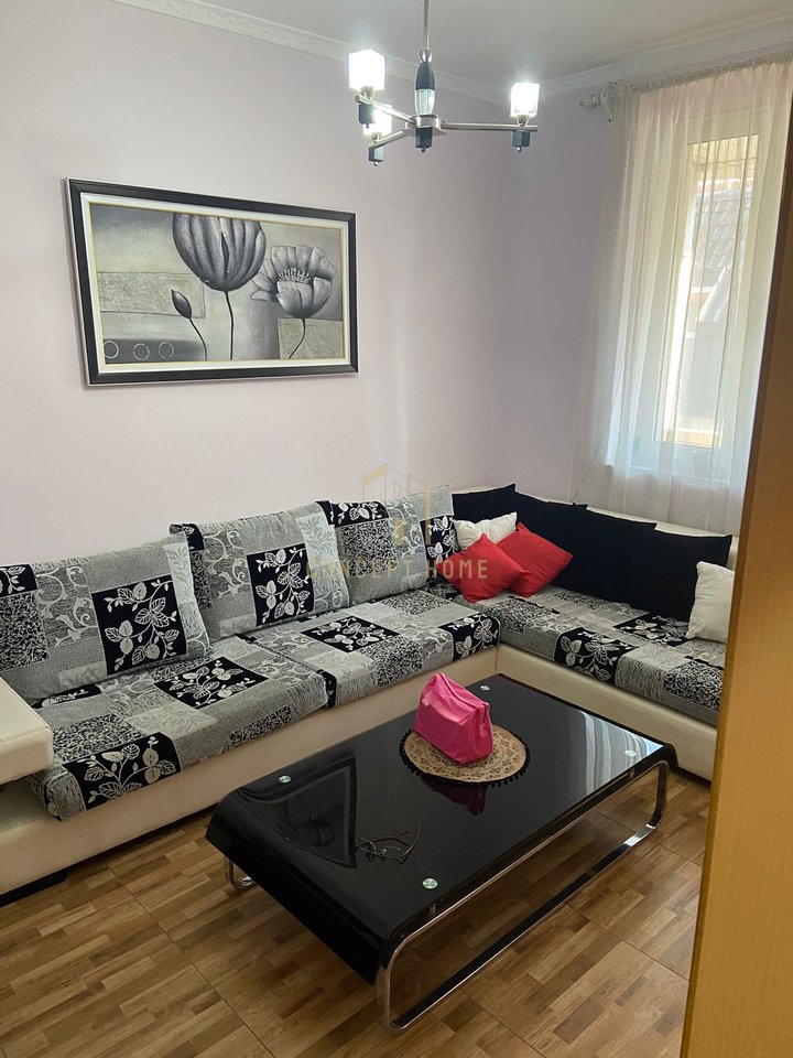 Jepet me qera apartment 1+1 Bllok