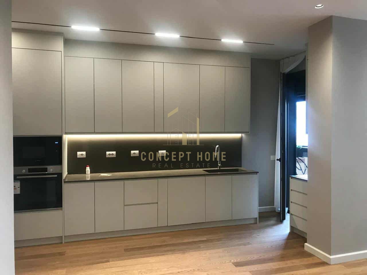 Appartamento 2+1+2 in Affitto nel Centro di Tirana - 2000€ | 98 m²