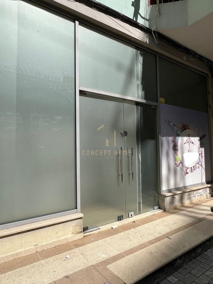 Shop For Rent in Kodra e Diellit 1, Tirana - 1000€ | 136 m²