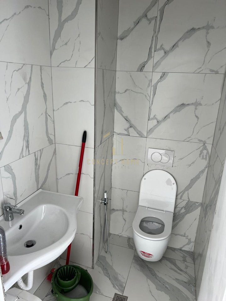 Jepet me qera Ambient per Zyra tek Lake View