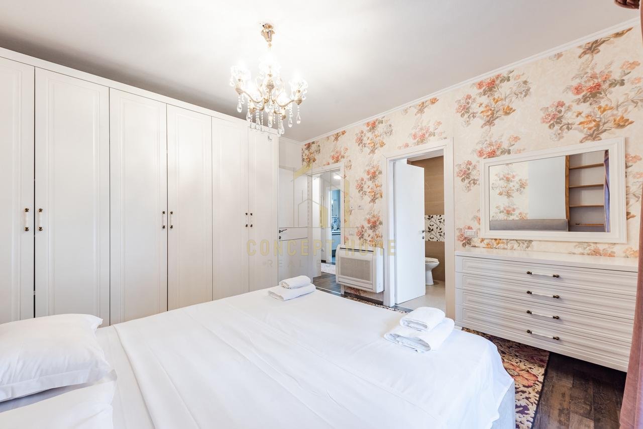 Jepet me qera Apartament 2+1 tek Liqeni i Thate
