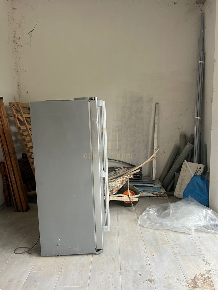 Shop for Sale in Dry Lake, Tirana - €229,000 | 120.62 m²