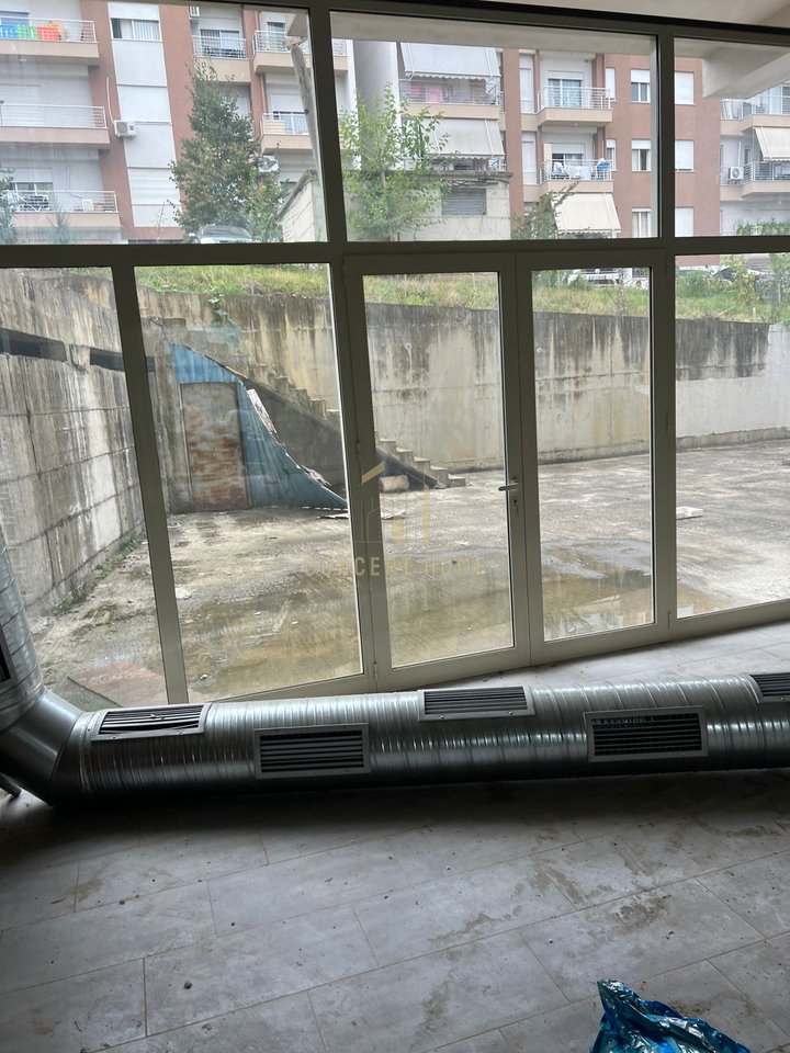 Shop for Sale in Dry Lake, Tirana - €229,000 | 120.62 m²