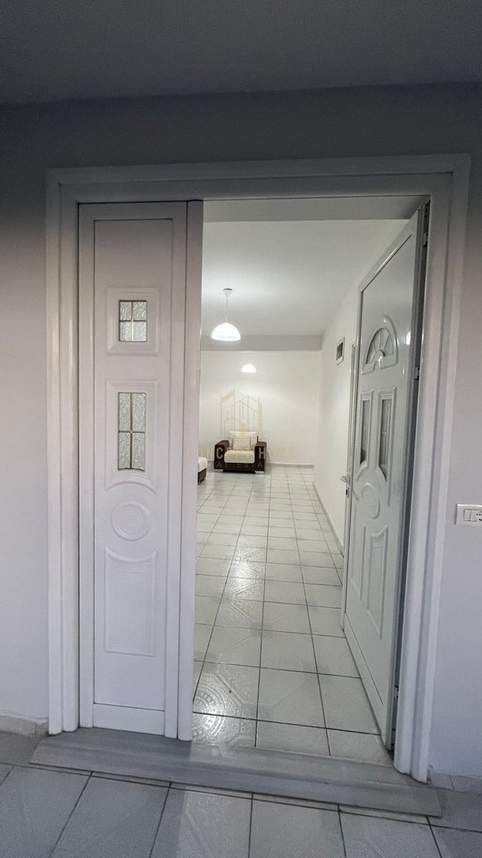 Appartamento 2+1 in Affitto a Kombinat, Tirana - 500€ | 150 m²