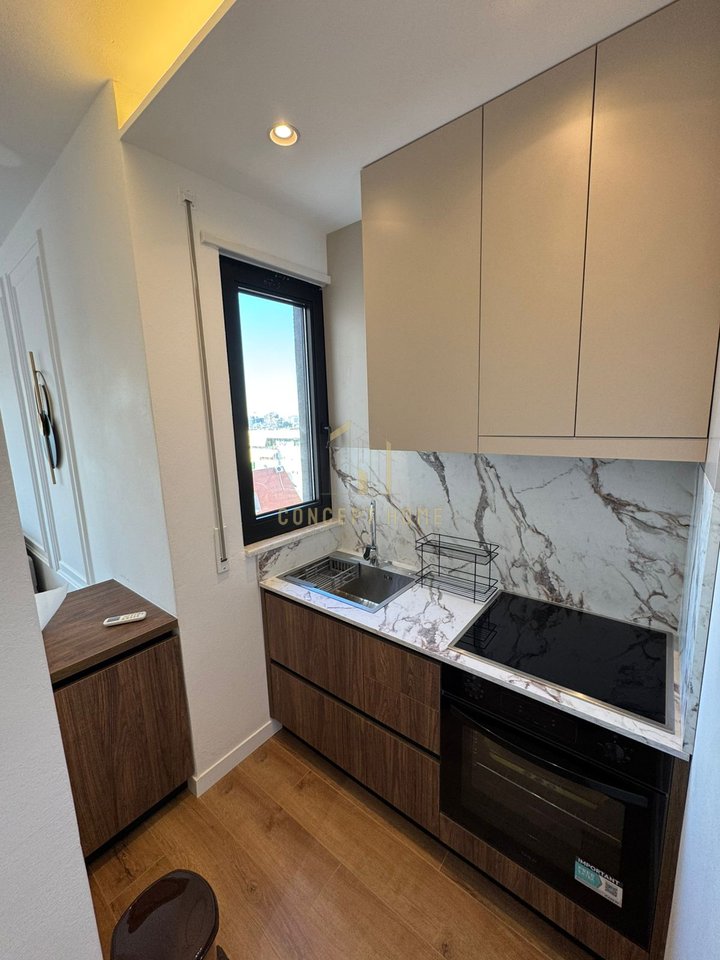 1+1 apartment for rent at Komuna e Parisit