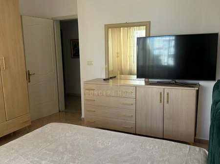 Jepet me qera apartment 2+1 tek Komuna Parisit