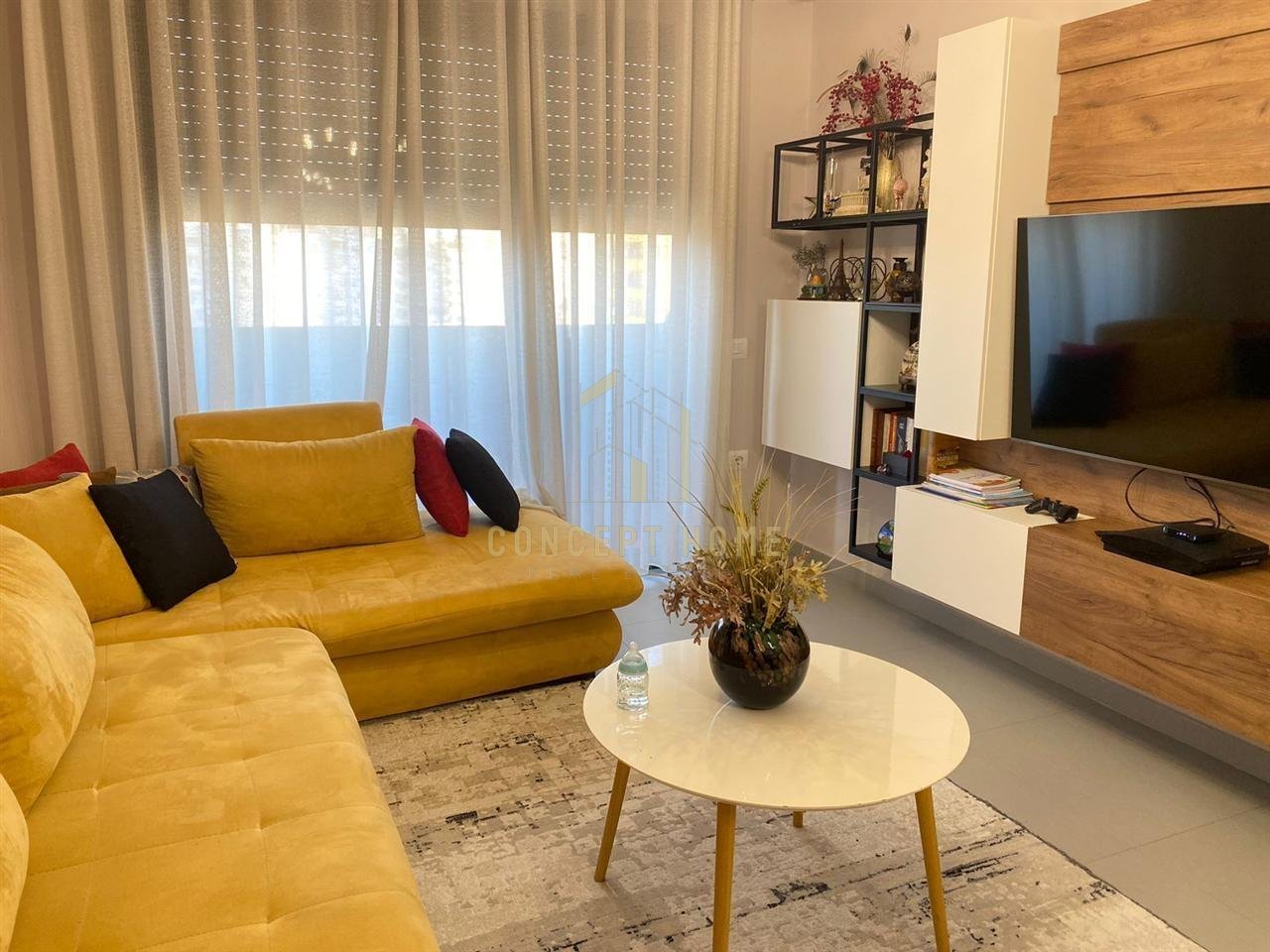 Jepet me qera Apartament 1+1 Te Stadiumi Dinamo