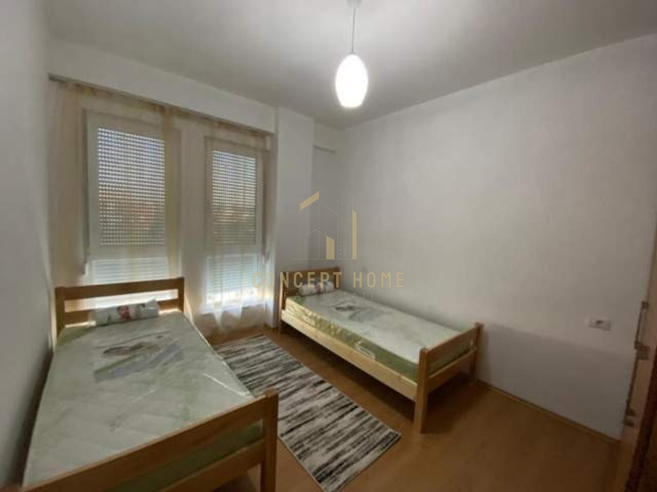 Jepet me qera apartament 3+1 ne Rrugen 5 Maj
