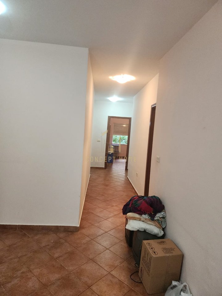 Apartment 3+1+2 for Sale in Komuna Parisit