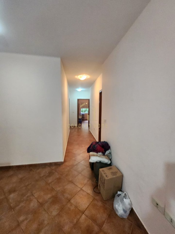 Apartment 3+1+2 for Sale in Komuna Parisit
