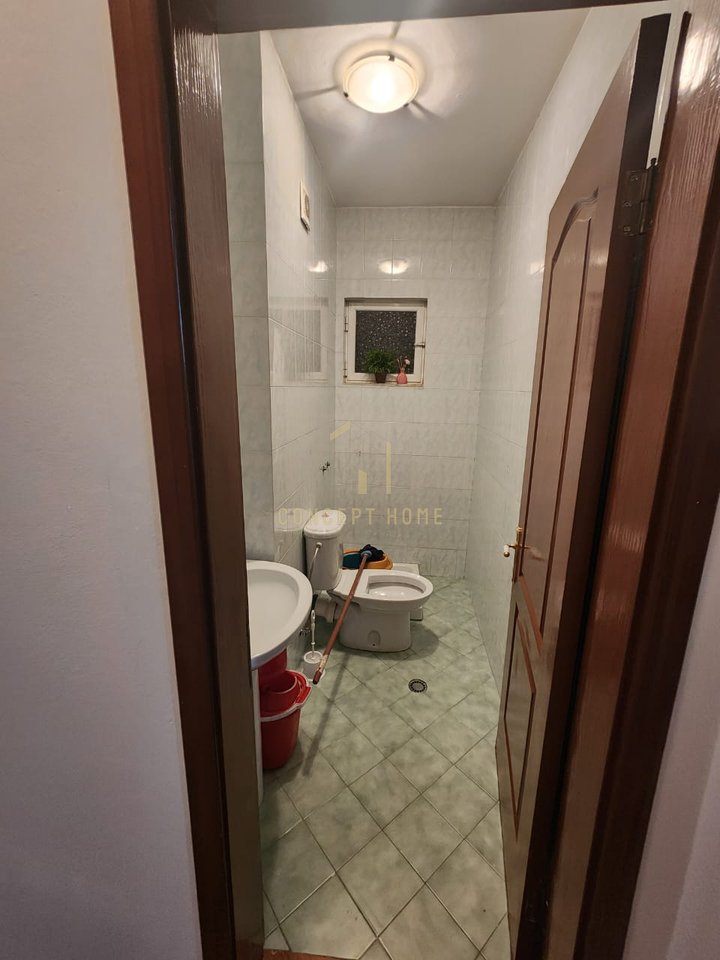 Apartment 3+1+2 for Sale in Komuna Parisit