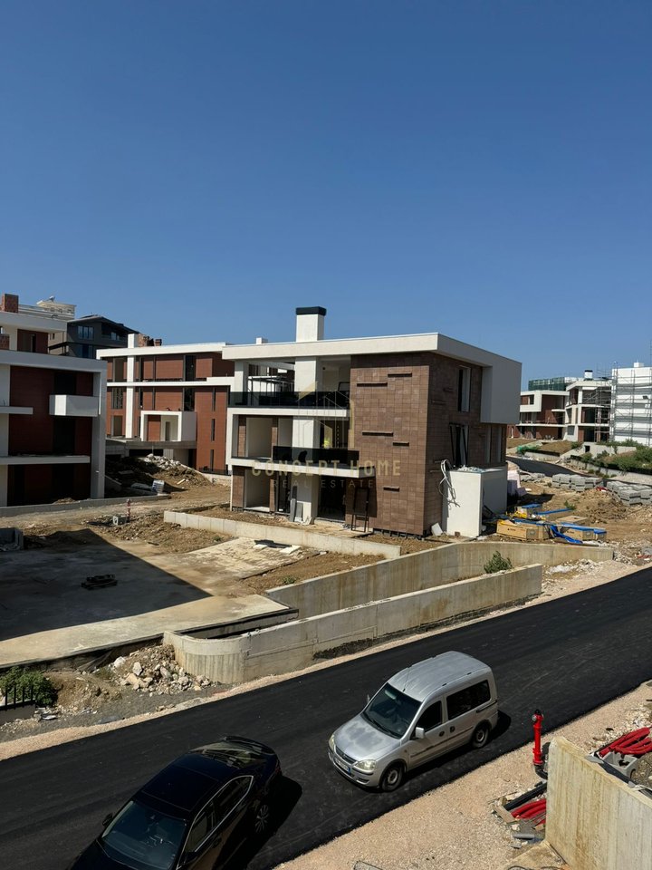 Shitet Apartament 2+1+2+Post Parkimi ne Mjull-Bathore