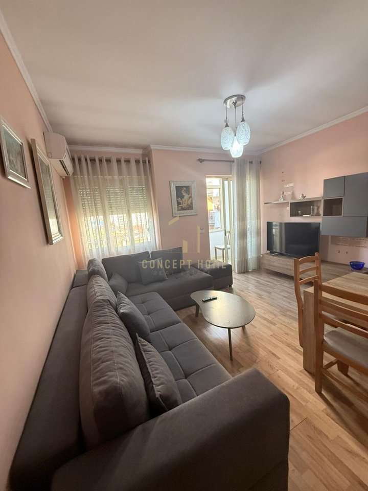 Appartamento 2+1 in affitto a Komune Parisi
