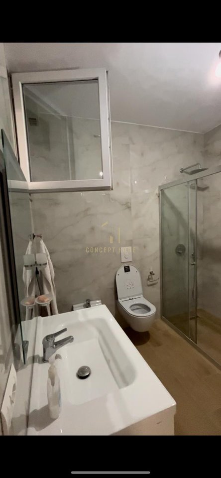 Jepet me qera super apartament 2+1+2+garderobe ne Linze