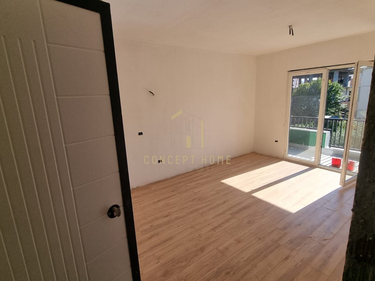 1+1 apartment for sale in Kamez