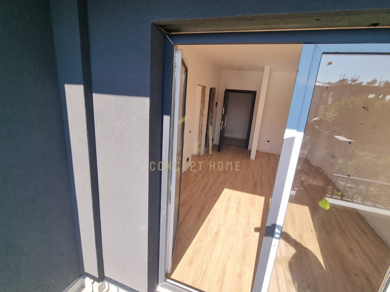 1+1 apartment for sale in Kamez