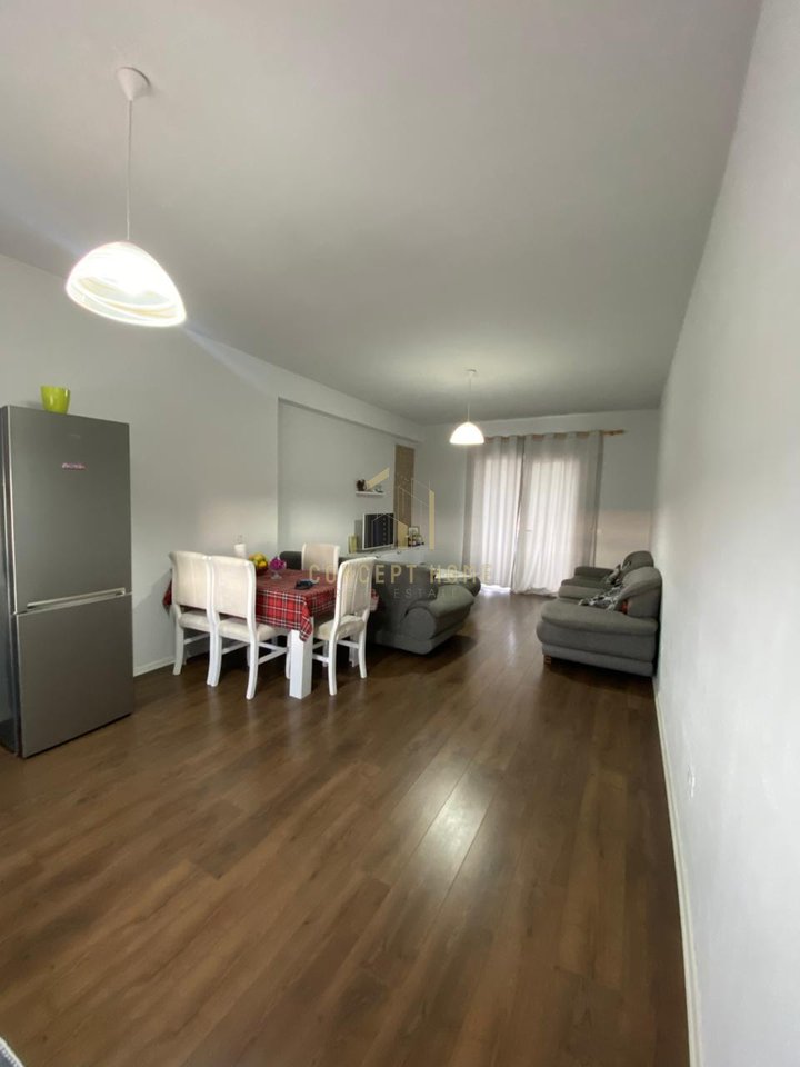Apartament 2+1 Me Qira në Kamëz - 45.000 leke/muaji | 128 m²