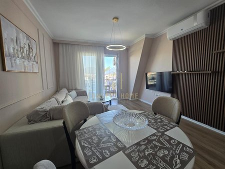 Jepet me qera Apartament 2+1+2 ne Astir