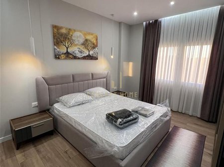 Jepet me qira Apartament 1+1 Lakeland