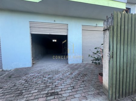 Jepet me qera ambient biznesi në Yzberisht, afër repartit RENEA