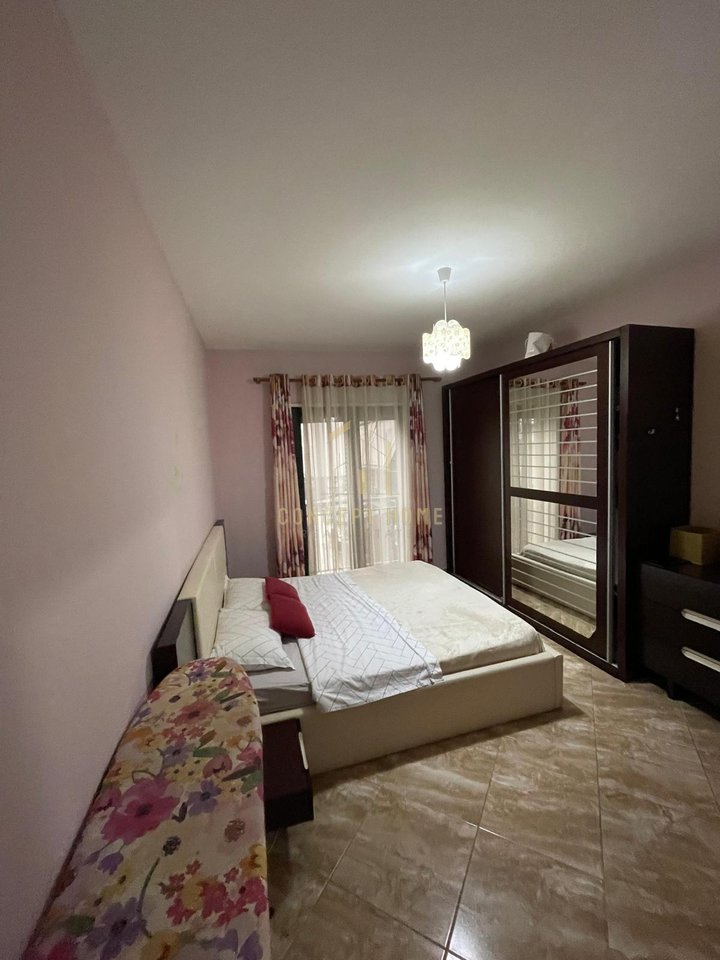 Jepet apartament me qera 2+1+2 ne Astir (Green City)