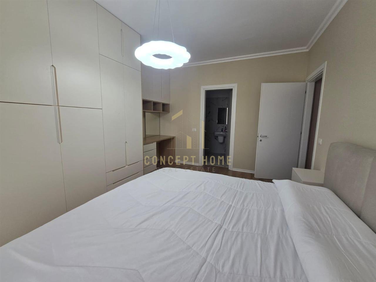 Jepet me qera Apartament 2+1+2 ne Astir