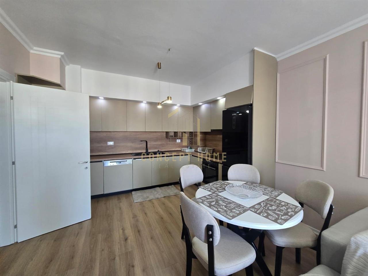 Jepet me qera Apartament 2+1+2 ne Astir