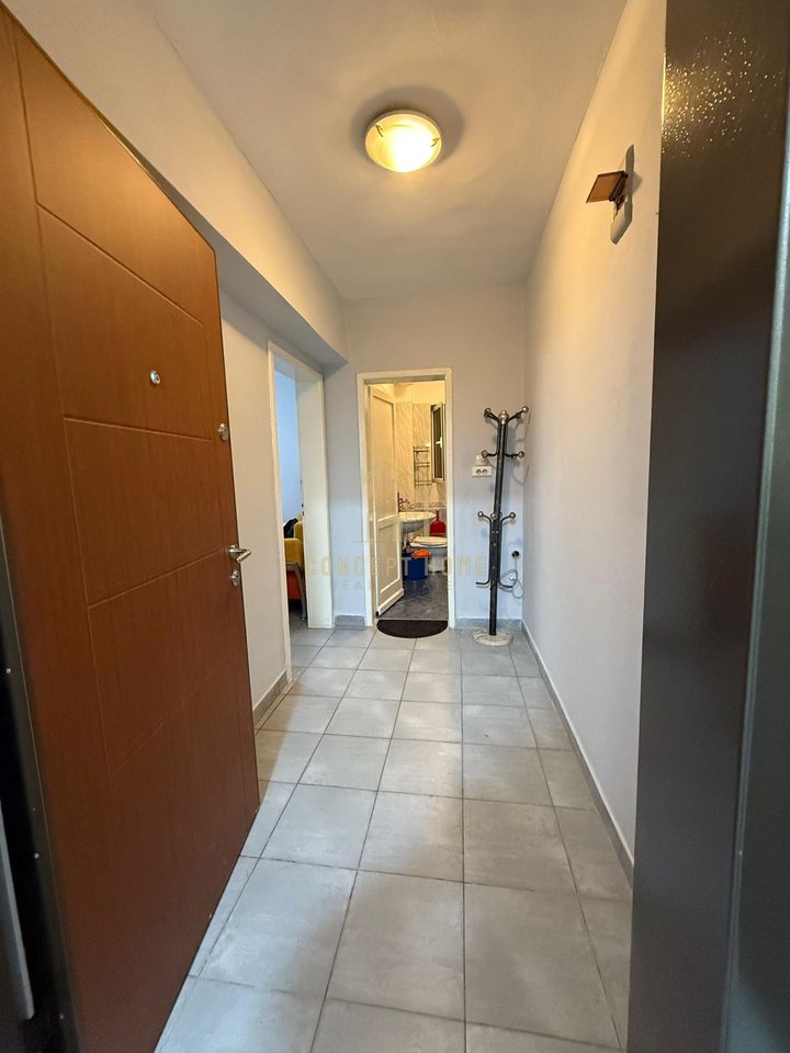 Jepet me qera Apatament 1+1 Tregu elektrik