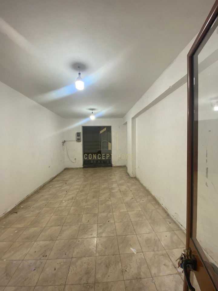 Shitet ambjenti  biznesi tek medresea