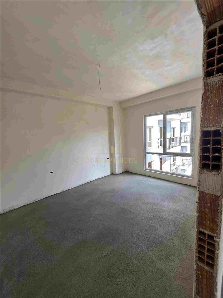 Shitet apartament 1+1 tek Rruga e Dibres