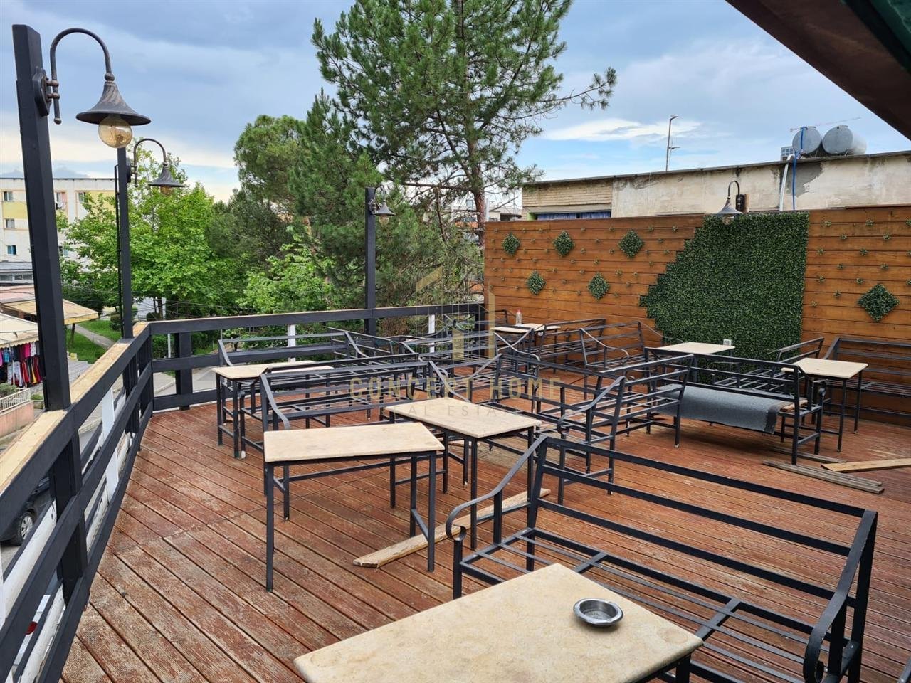 Jepet me qera Ambient biznesi tek Qytet Studenti