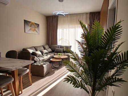 Jepet me qera apartament 2+1 Zogu I Zi