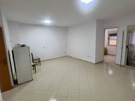 Shitet Apartament 2+1+2 ne Yzberisht