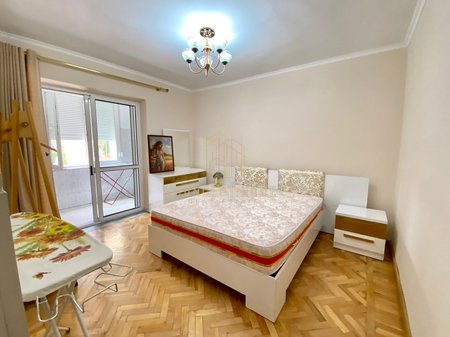 Apartament 2+1+Parking Me Qira tek Rruga Fortuzi, Tiranë - 700€ | 90 m²