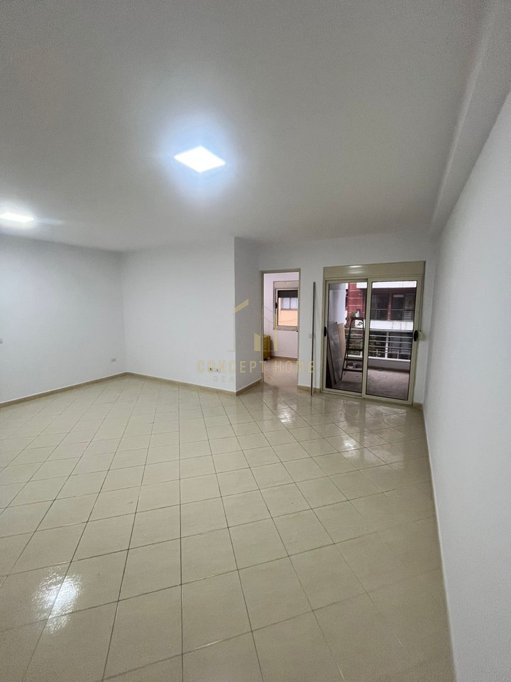 Shitet Apartament 2+1+2 ne Yzberisht