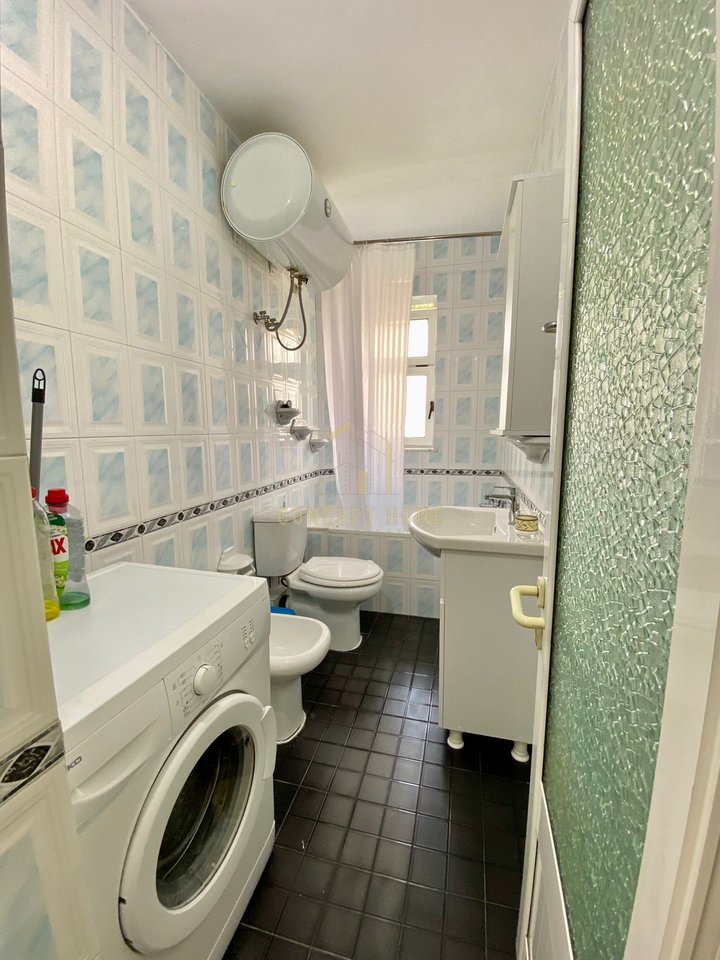 Apartament 2+1+Parking Me Qira tek Rruga Fortuzi, Tiranë - 700€ | 90 m²