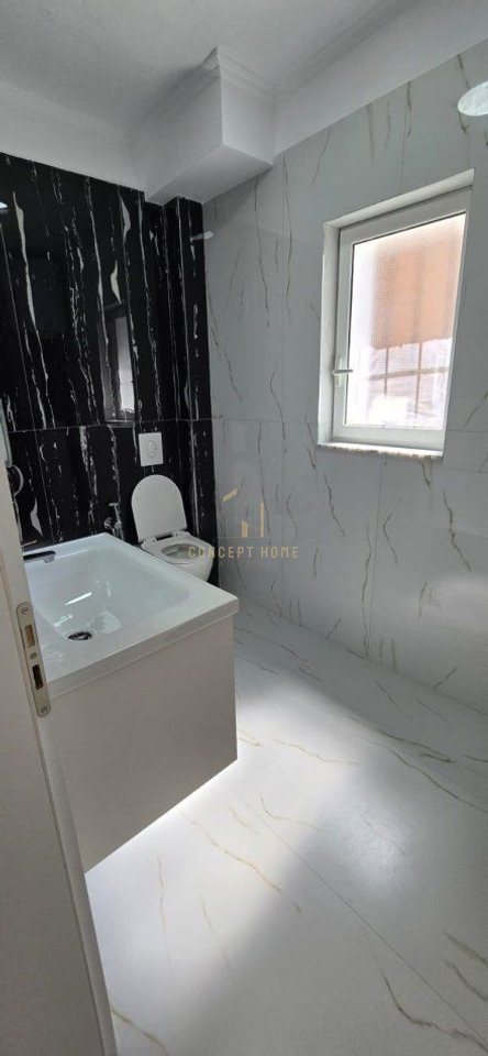 Apartment 1+1 for sale at 21 Dhjetori