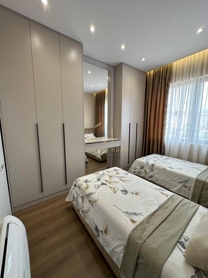 Appartamento di Lusso 2+1+2 in Affitto all'Incrocio Vasil Shanto, Tirana - 1200€ | 100 m²