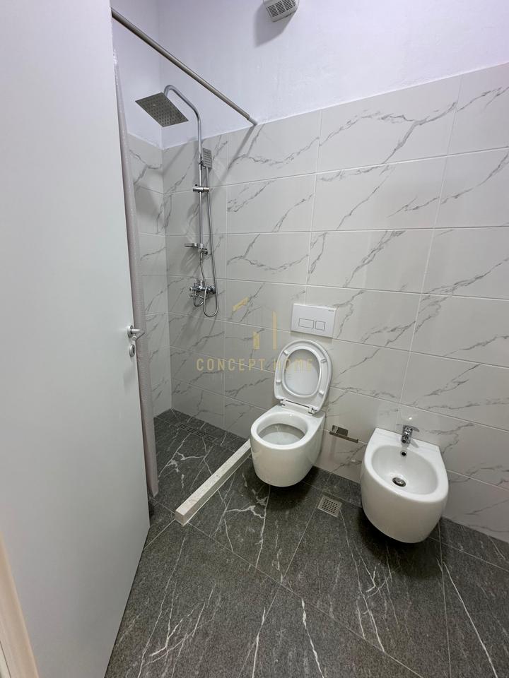 Appartamento di lusso 2+1+2 in affitto al Crocevia Vasil Shanto, Tirana - 1200€ | 115 m²