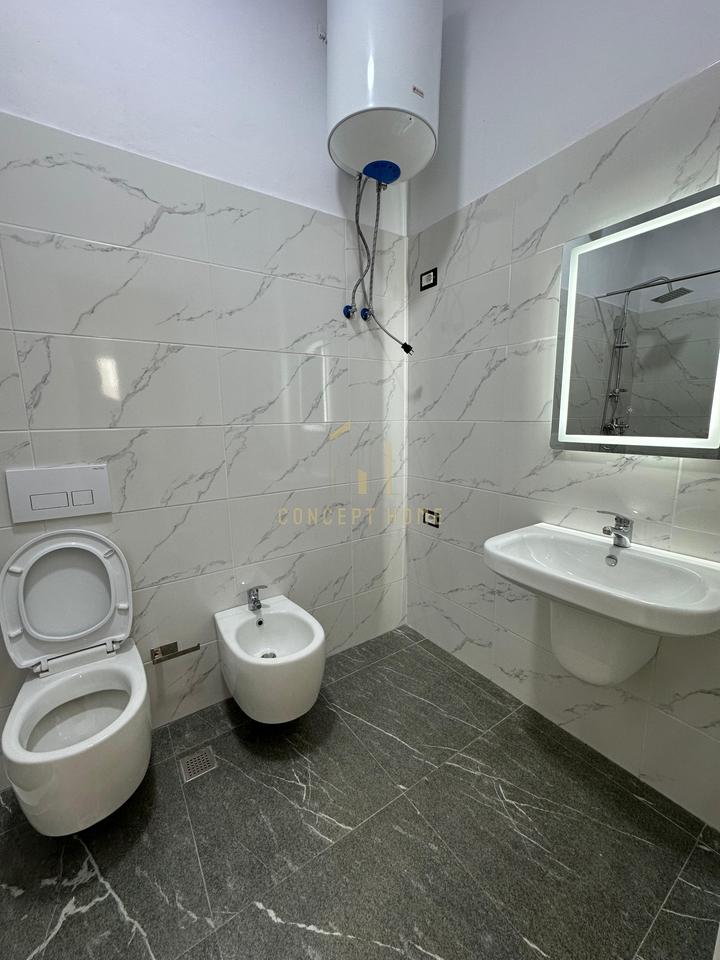 Appartamento di lusso 2+1+2 in affitto al Crocevia Vasil Shanto, Tirana - 1200€ | 115 m²