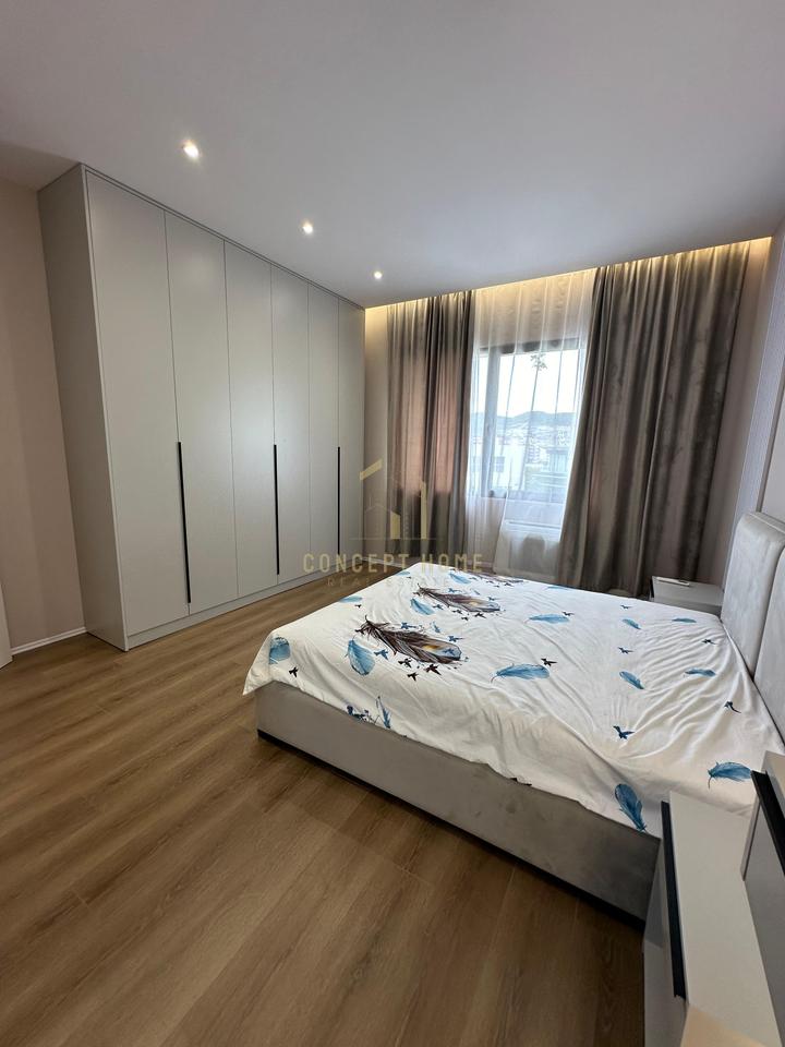 Appartamento di lusso 2+1+2 in affitto al Crocevia Vasil Shanto, Tirana - 1200€ | 115 m²