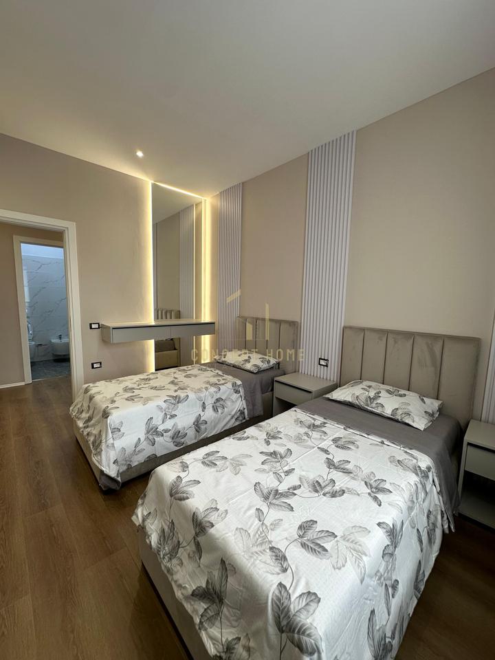 Appartamento di lusso 2+1+2 in affitto al Crocevia Vasil Shanto, Tirana - 1200€ | 115 m²
