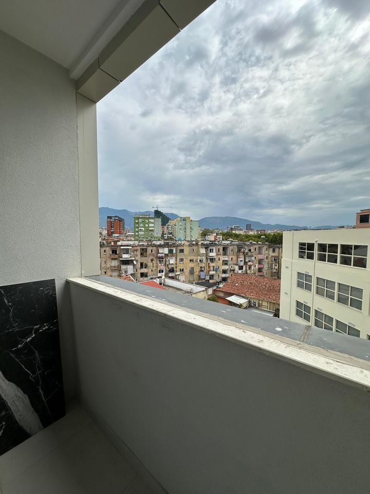 Appartamento di lusso 2+1+2 in affitto al Crocevia Vasil Shanto, Tirana - 1200€ | 115 m²