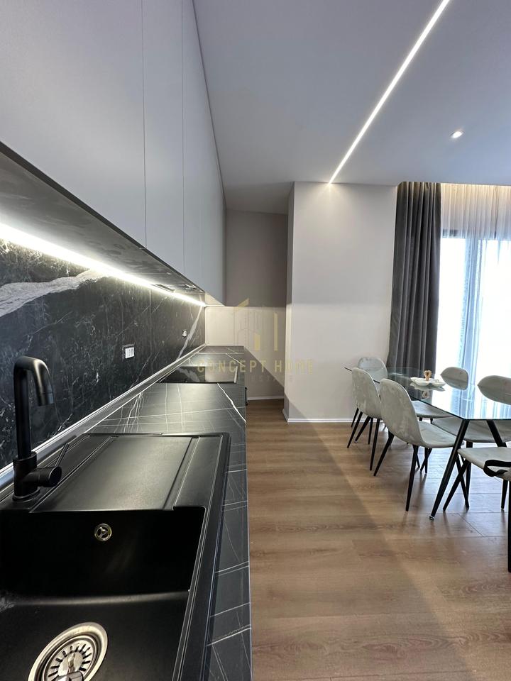 Appartamento di lusso 2+1+2 in affitto al Crocevia Vasil Shanto, Tirana - 1200€ | 115 m²