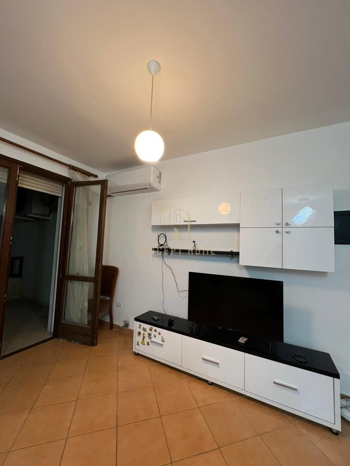 2+1+2 Apartment for Rent in Botanical Garden, Tirana - 700€ | 110 m²