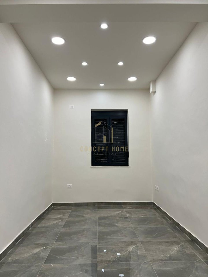 Negozio in vendita vicino allo Stadio Dinamo